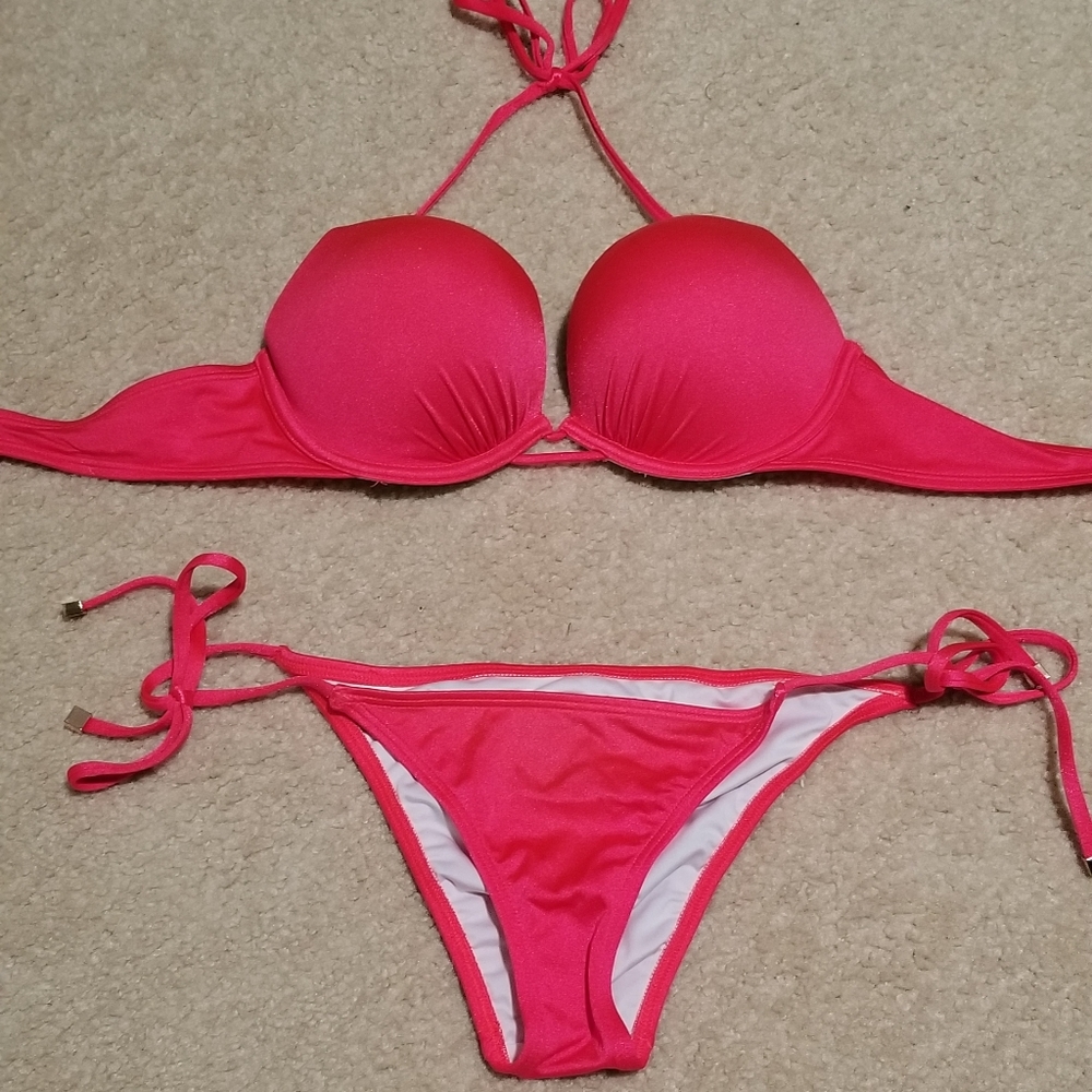 VS red bikini 34B. Top adds two cup sizes!